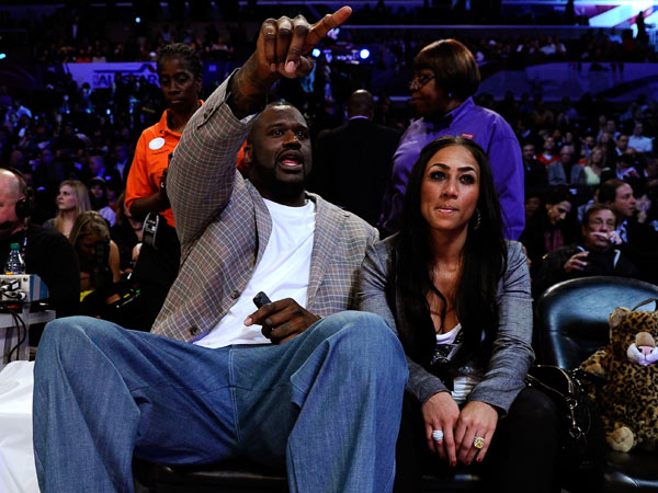 成都蓉城教练组现场观战中韩战，徐正源、金亨镒在场（成都蓉城教练组现身中韩之战现场，徐正源、金亨镒到场观战）