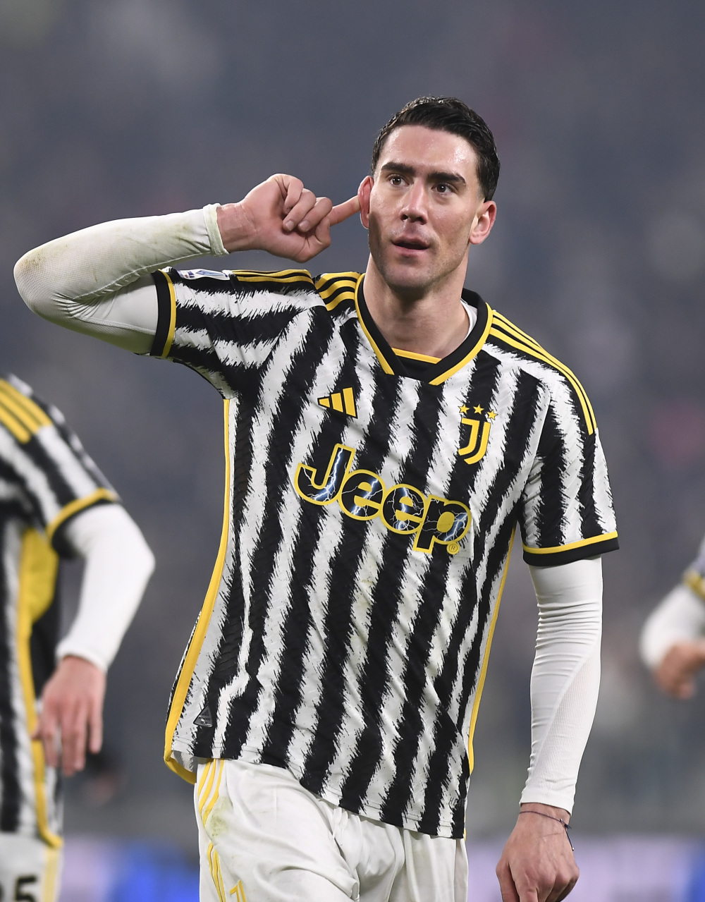 半场战报：柏太阳神0-3广岛三箭，热尔曼-良破门，东俊希建功（半场快讯：广岛三箭3-0领先柏太阳神，热尔曼-良、东俊希相继破门）