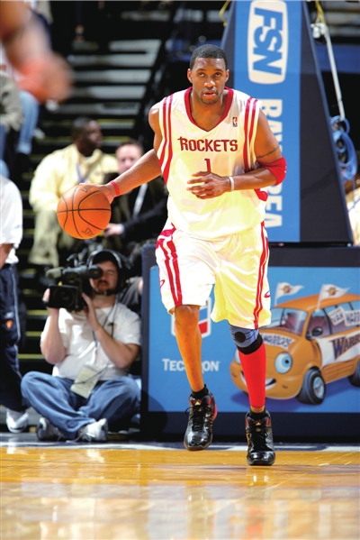 C罗为合作的AI网站宣传，视频中梅罗之争再次成为话题（C罗为合作AI平台拍宣传片，视频引发梅罗之争再度热议）