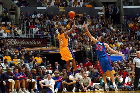 都体：DV9肌肉不适但伤情不重，保险起见周末联赛会替补（都体：DV9肌肉轻微不适，周末联赛稳妥起见先坐替补）