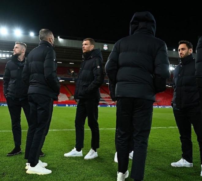 三分像打开外挂一样（三分神准，仿佛开挂）