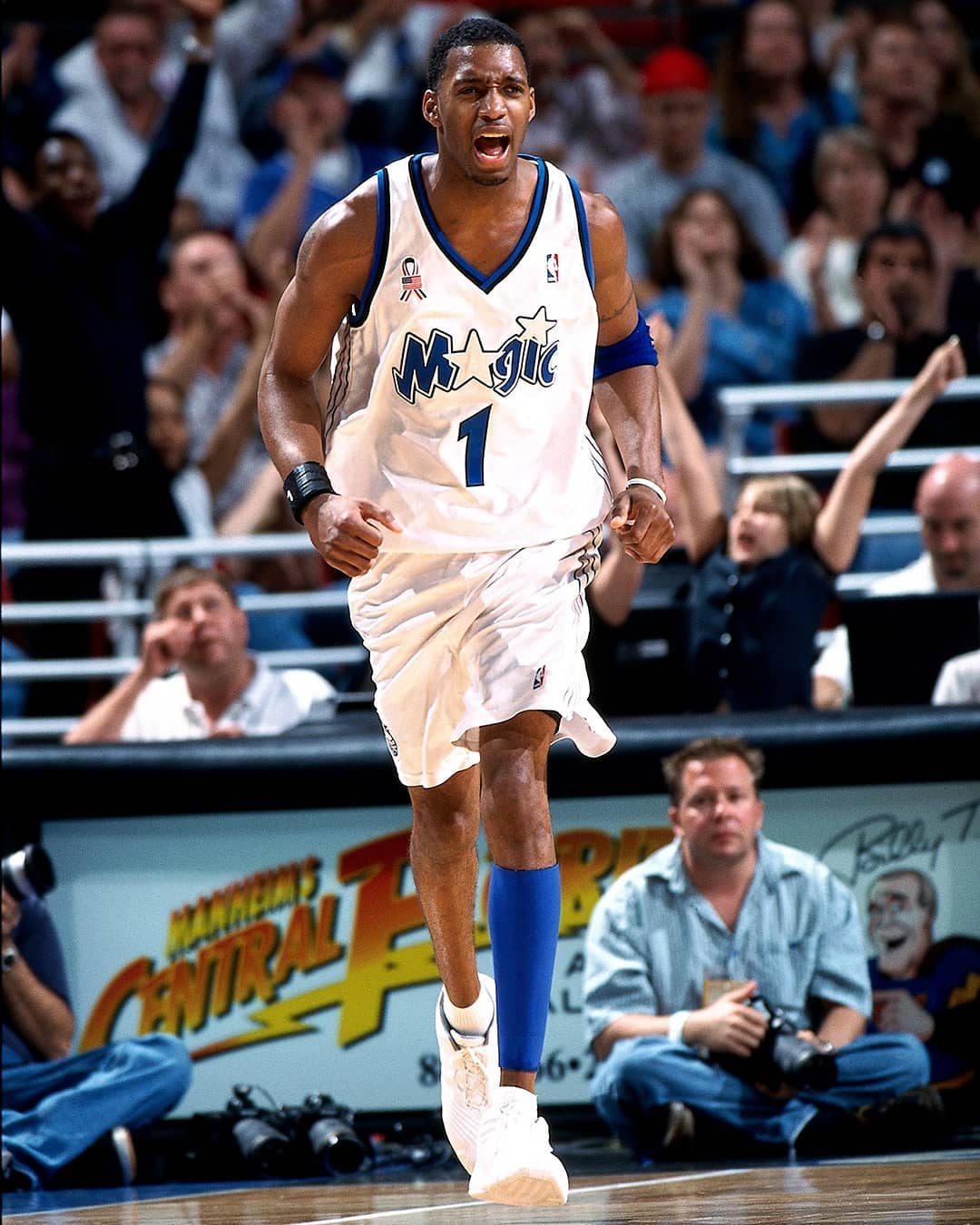 奥格斯堡vs勒沃库森：亚基奇、凯文-施洛特贝克首发，希克、霍夫曼出战（奥格斯堡战勒沃库森：亚基奇、凯文-施洛特贝克先发，希克、霍夫曼登场）