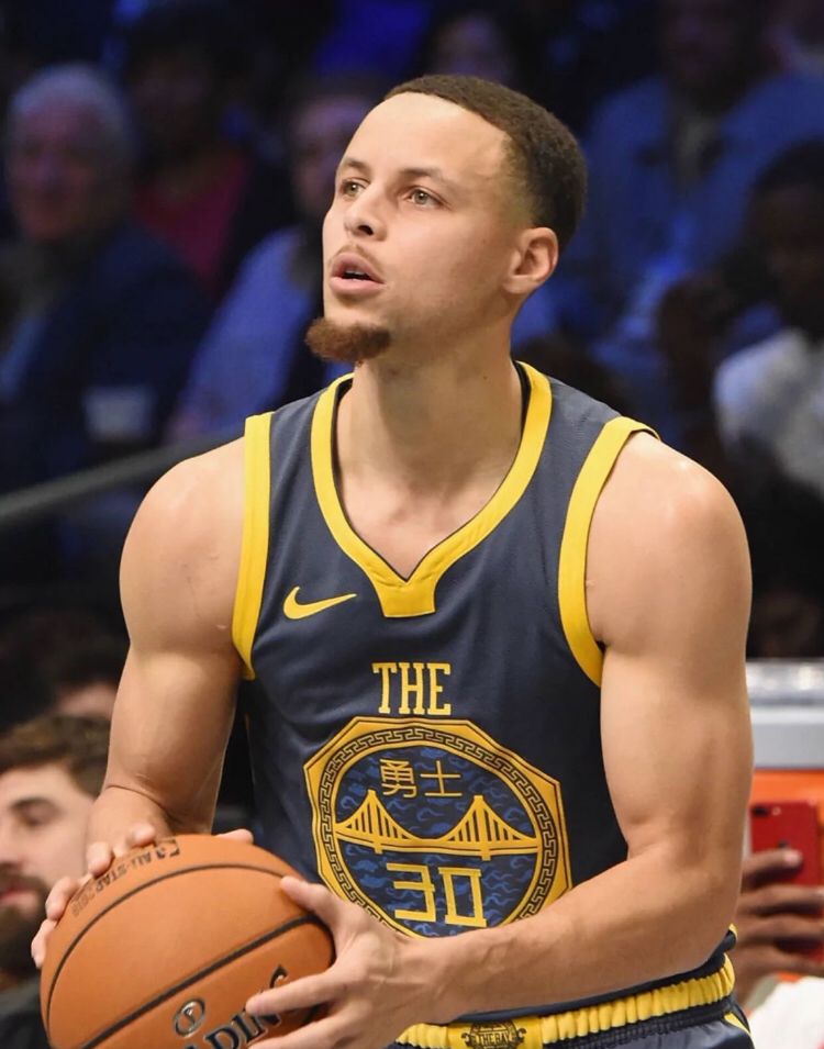 6场6球7助！官方：梅西当选2025赛季美职联季后赛MVP（官方宣布：梅西荣膺2025美职联季后赛MVP，6战6球7助攻）