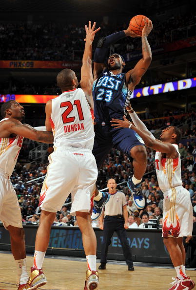 意甲11月最佳球员候选：迈尼昂、劳塔罗、瓦尔迪入选（意甲11月最佳球员提名出炉：迈尼昂、劳塔罗、瓦尔迪在列）